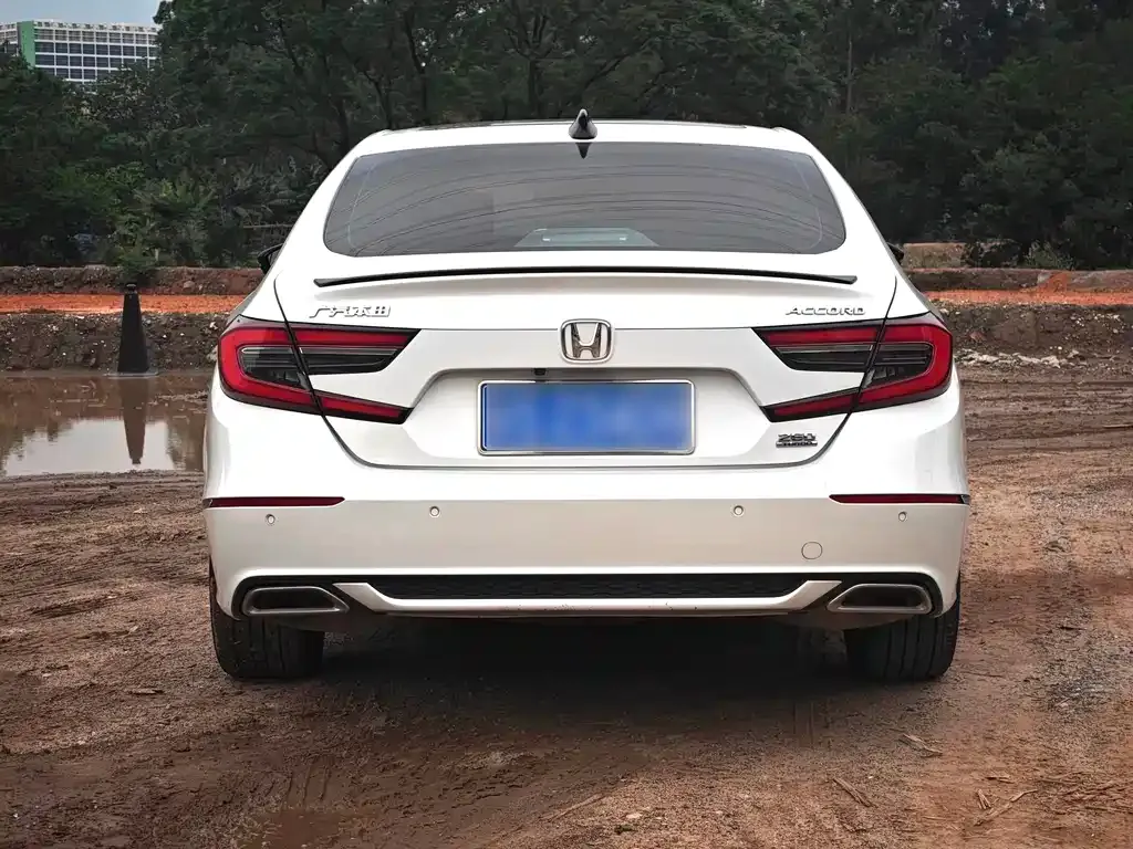 Honda Accord — фото 7