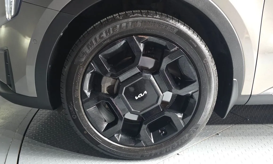 Kia Sorento — фото 7