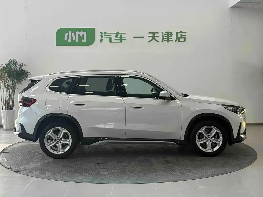 BMW X1 — фото 8