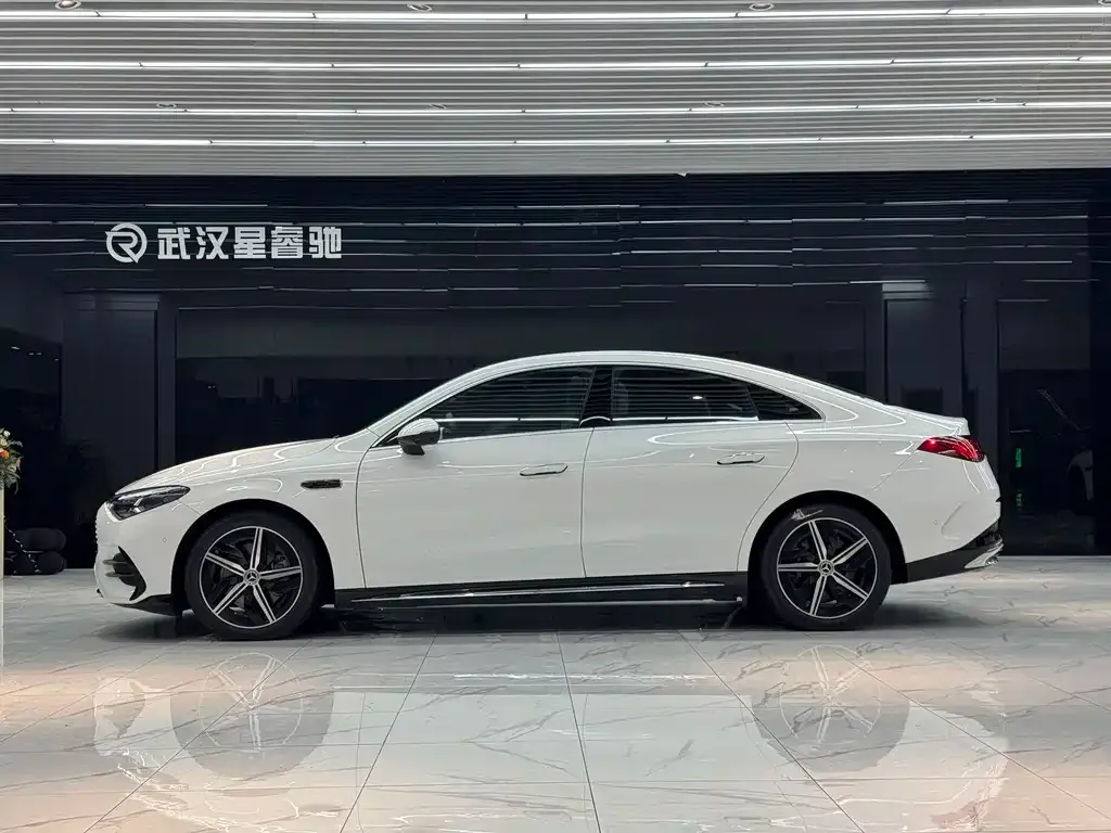 Mercedes-Benz CLA PHEV — фото 2
