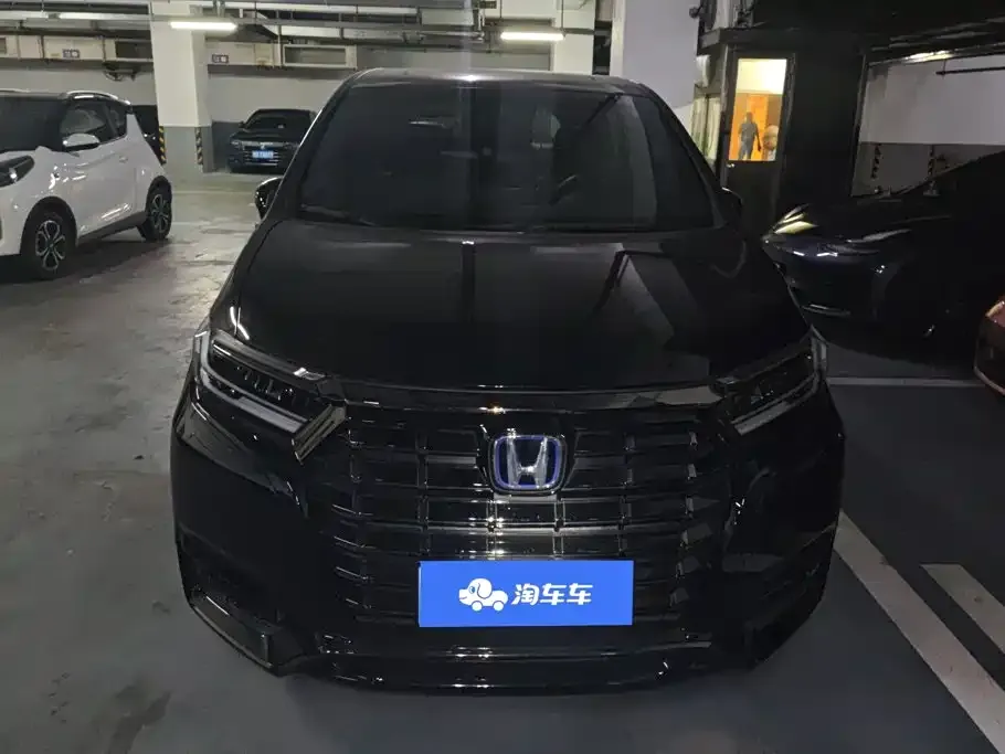 Honda Elysion 2024 из CN, фото 2