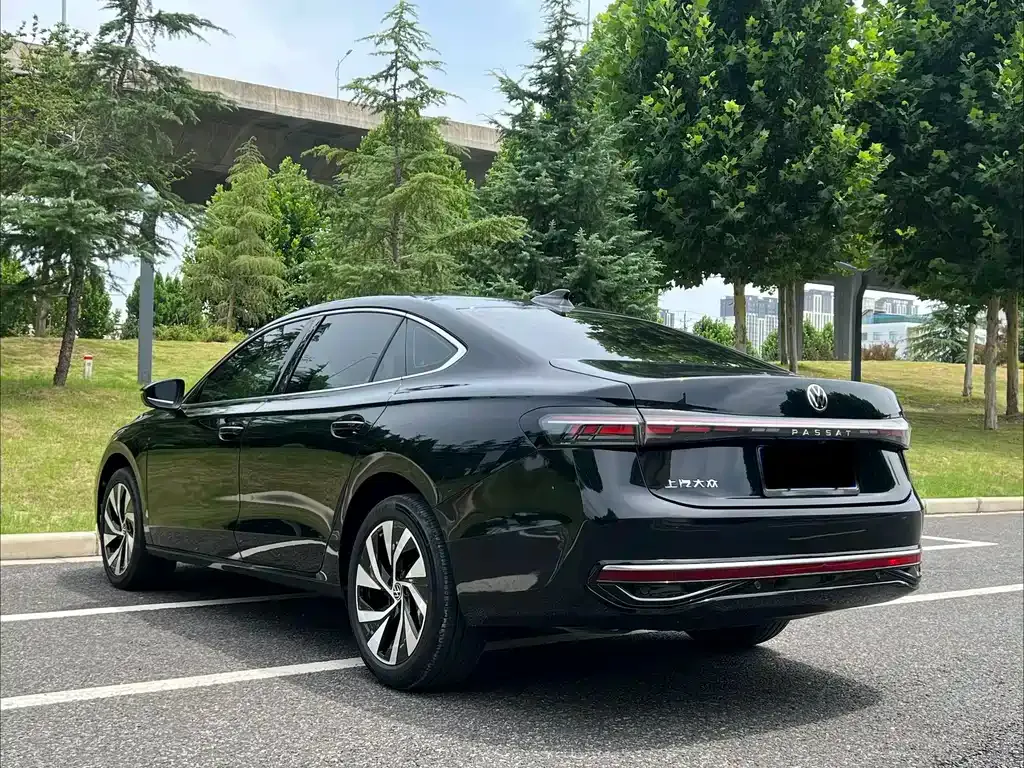 Volkswagen Passat — фото 9