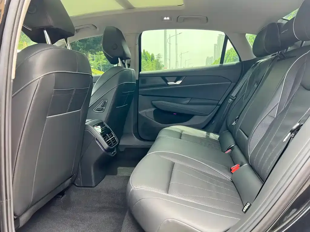 Volkswagen Passat — фото 2