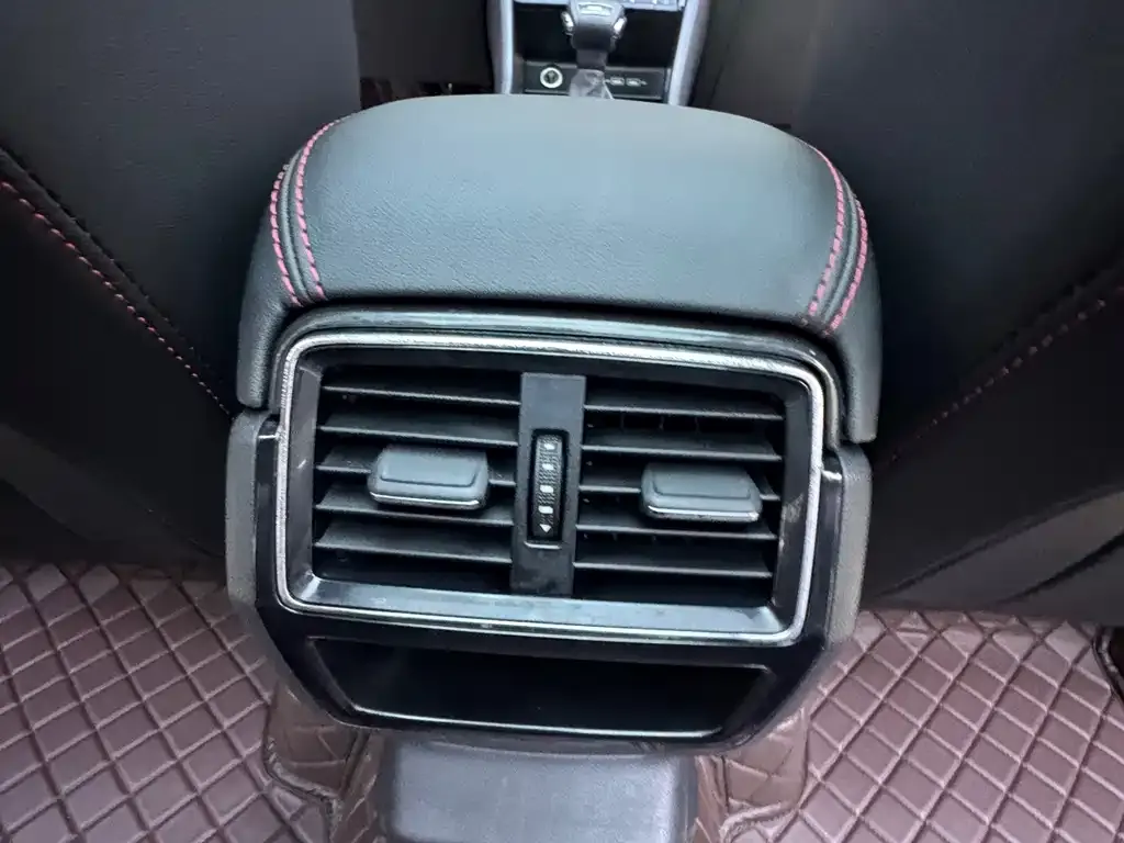 Skoda Karoq — фото 10