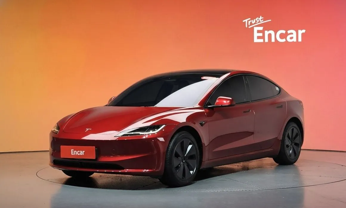 Tesla Model 3 — фото 1