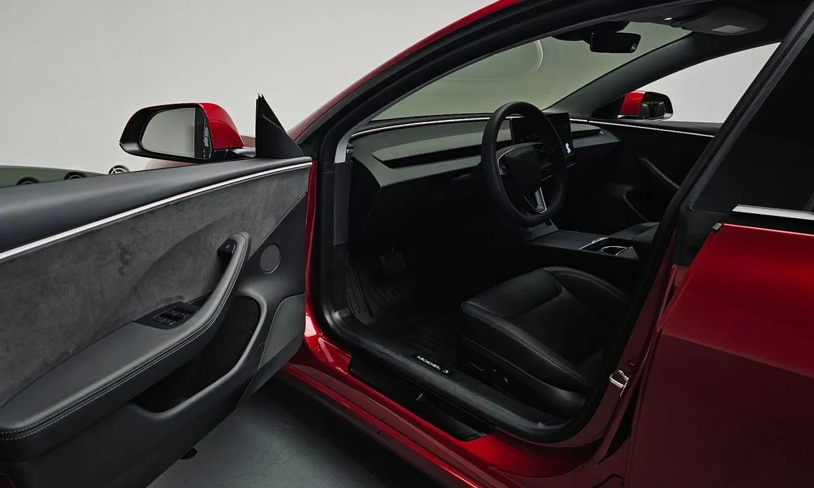 Tesla Model 3 — фото 6