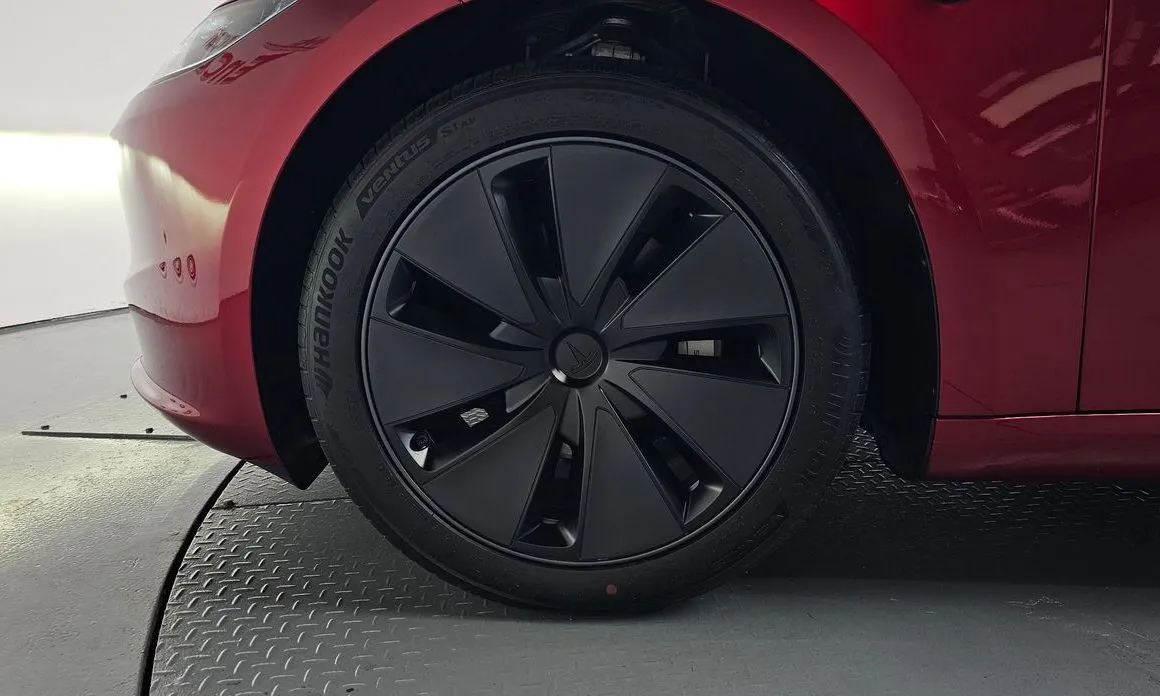 Tesla Model 3 — фото 3