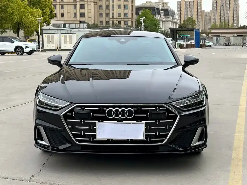 Audi A7L — фото 1