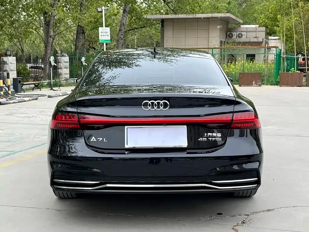 Audi A7L — фото 6