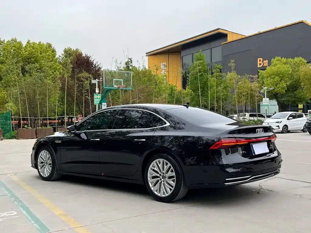 Audi A7L — фото 3