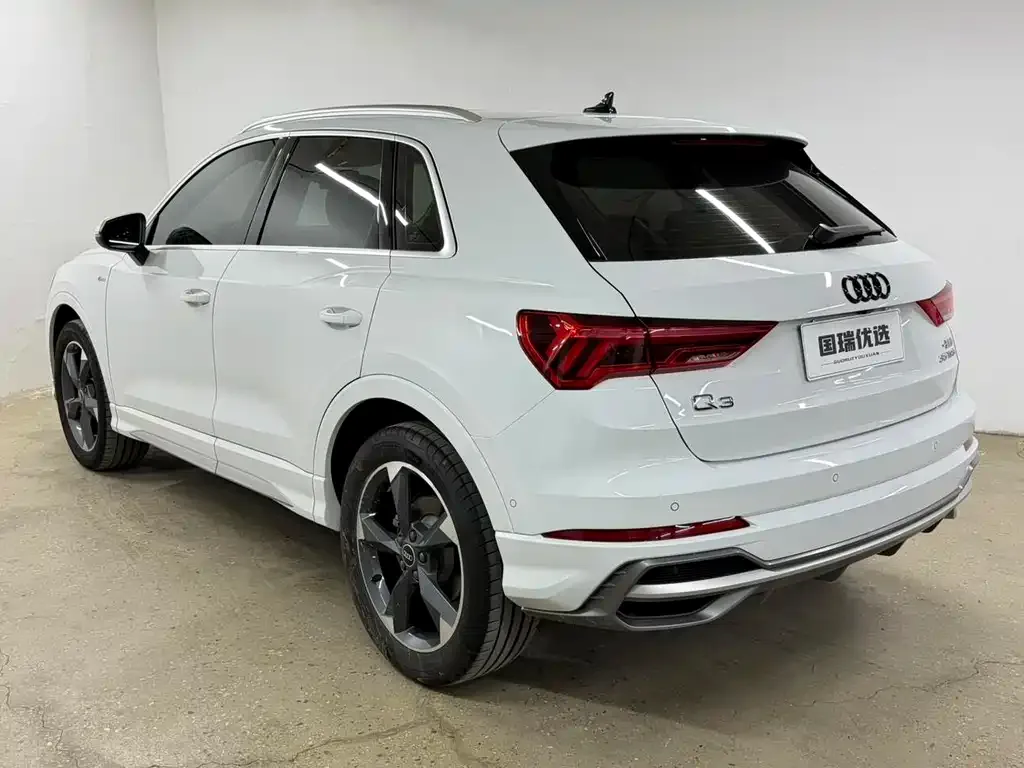 Audi Q3 — фото 10
