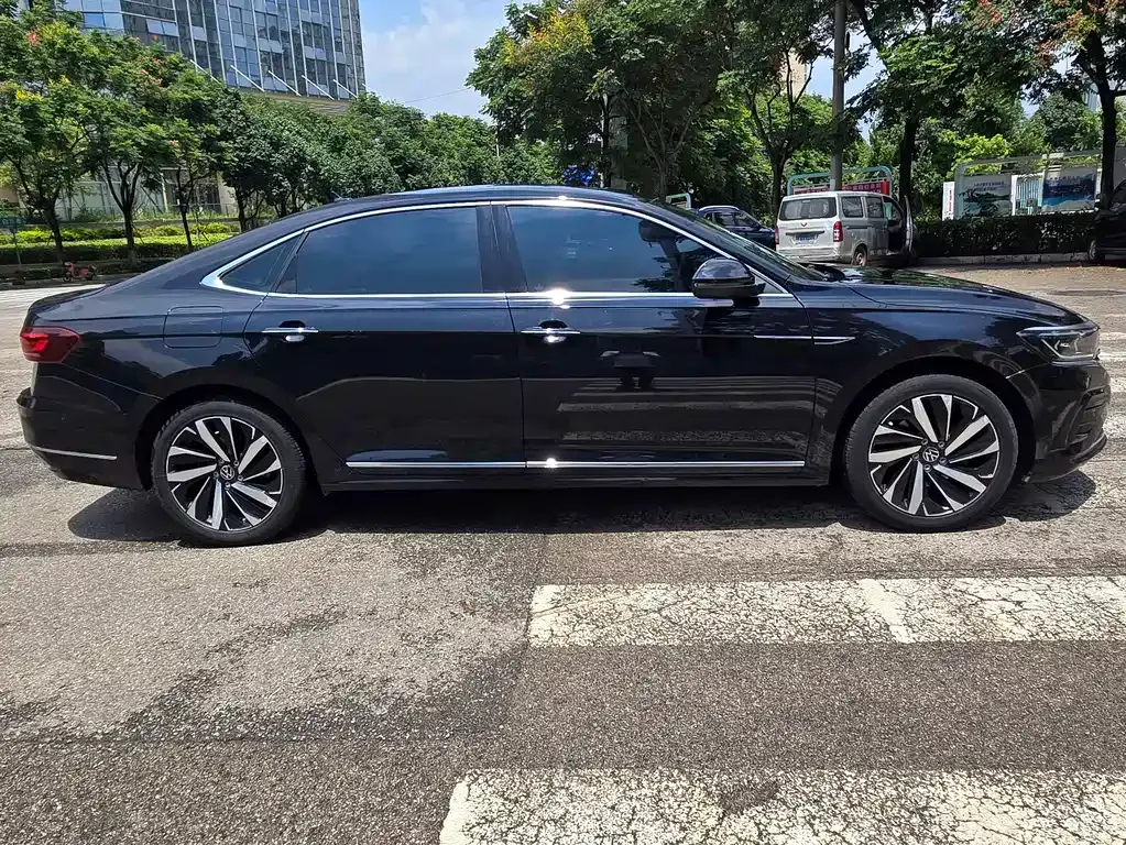 Volkswagen Passat — фото 9