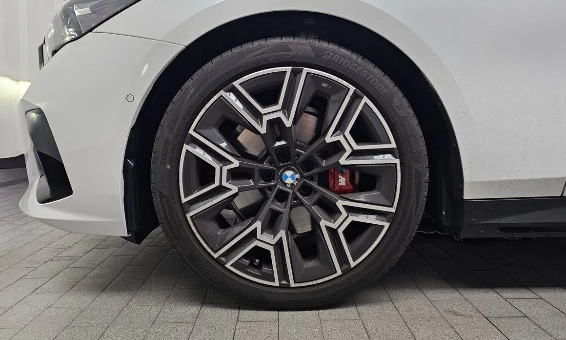 BMW 5-Series 2026 из KR, фото 7