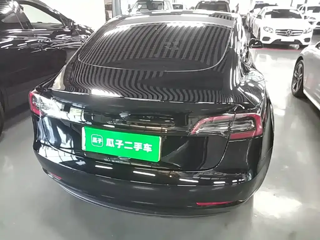 Tesla Model 3 — фото 6