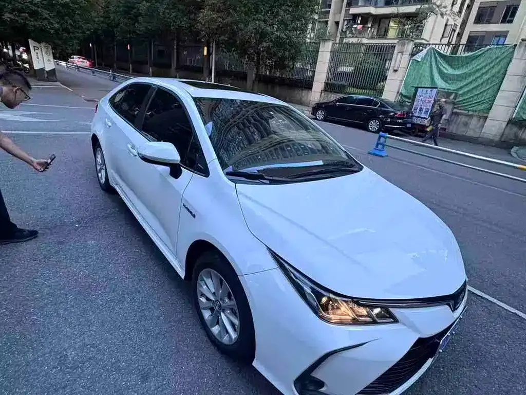 Toyota Corolla — фото 3