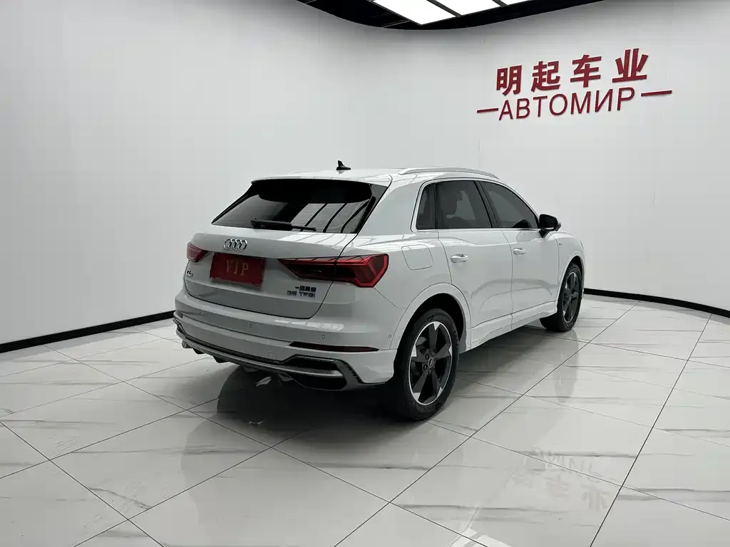 Audi Q3 — фото 10
