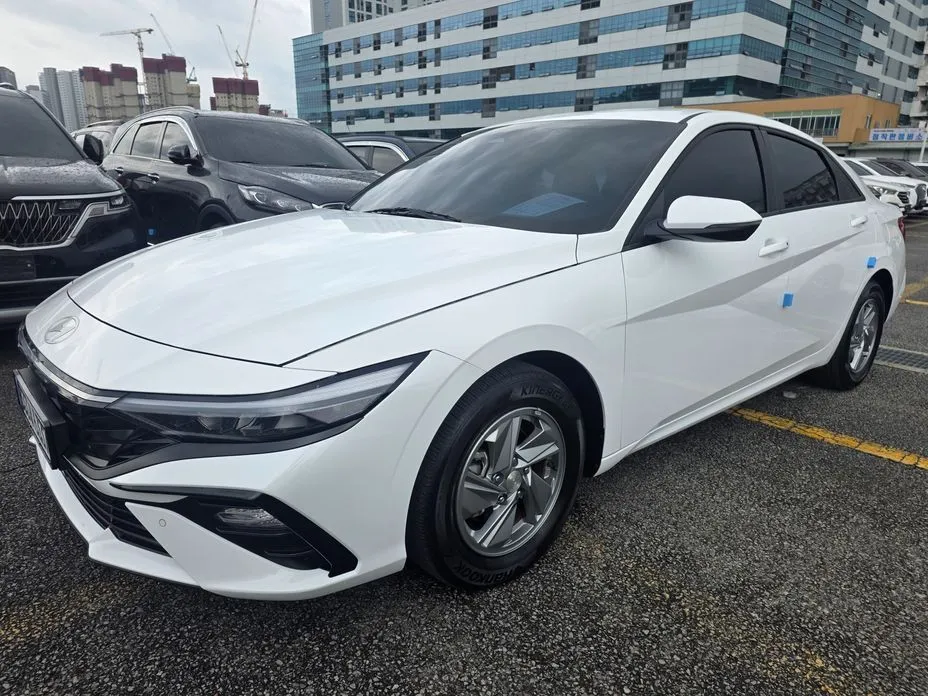 Hyundai AVANTE — фото 1