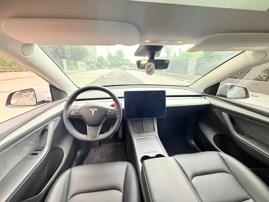 Tesla Model Y — фото 4