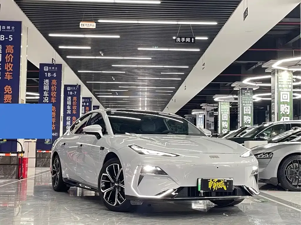 Geely Galaxy E8 — фото 7