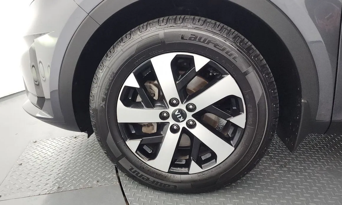 Kia Sorento — фото 8