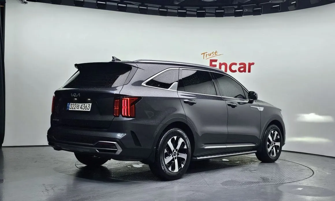 Kia Sorento — фото 8