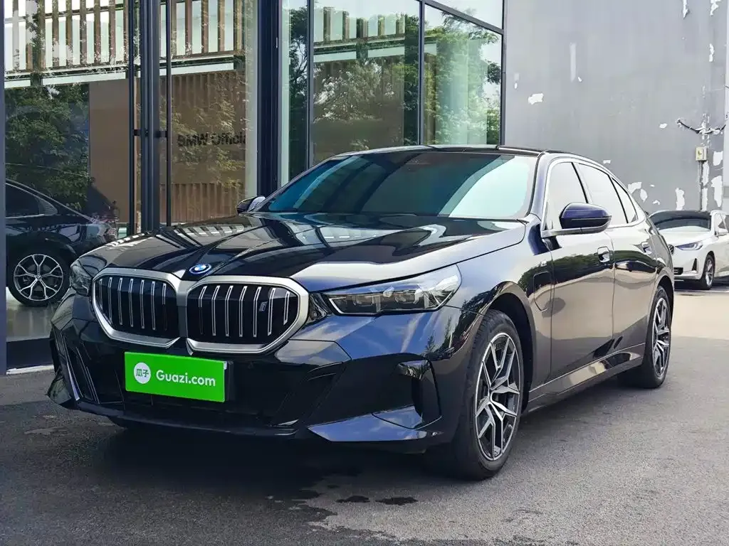 BMW i5 — фото 1