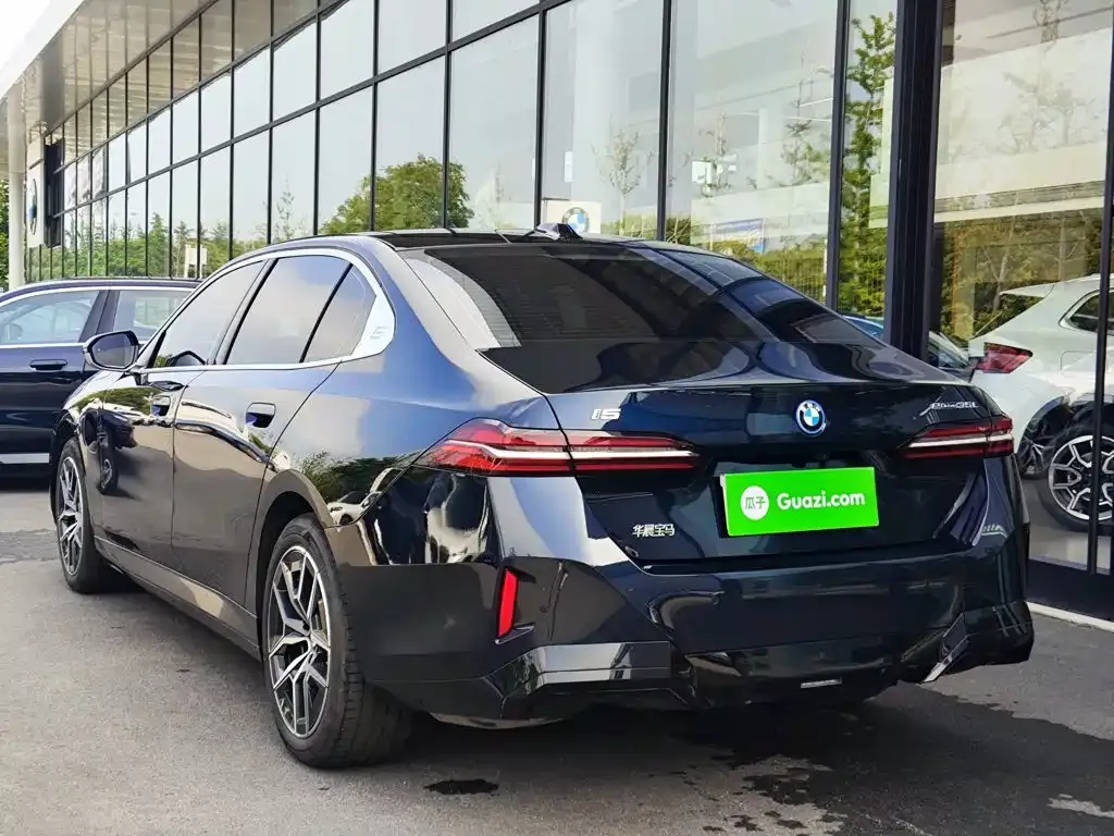 BMW i5 — фото 4