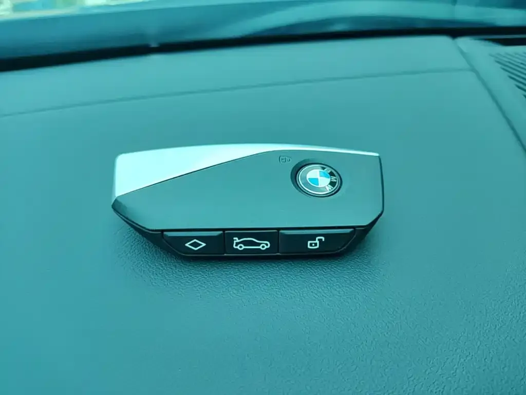 BMW i5 — фото 2