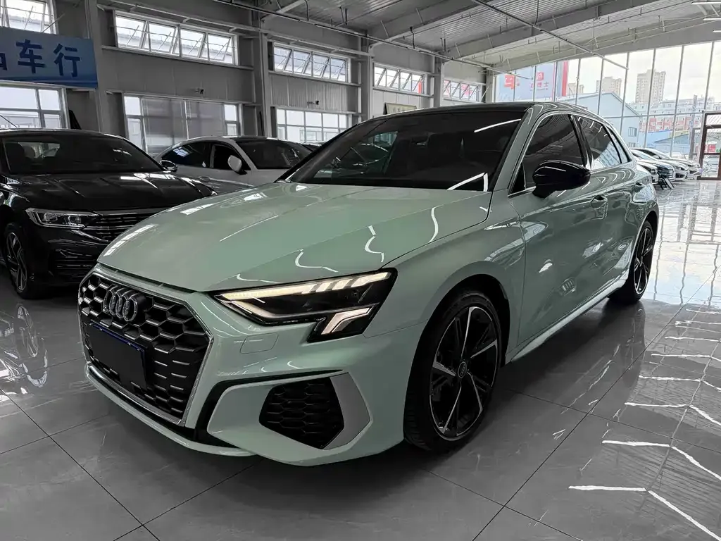 Audi A3 — фото 1
