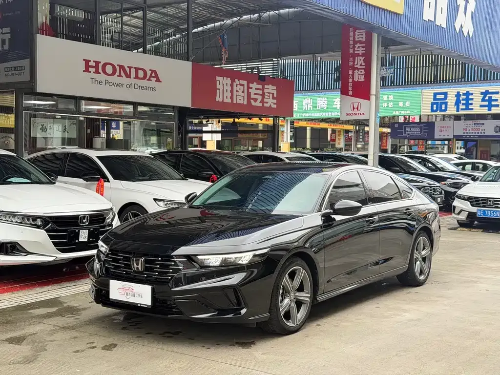 Honda Accord — фото 1