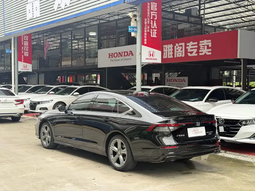 Honda Accord — фото 9