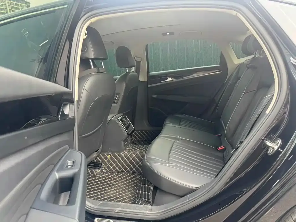 Volkswagen Passat — фото 7