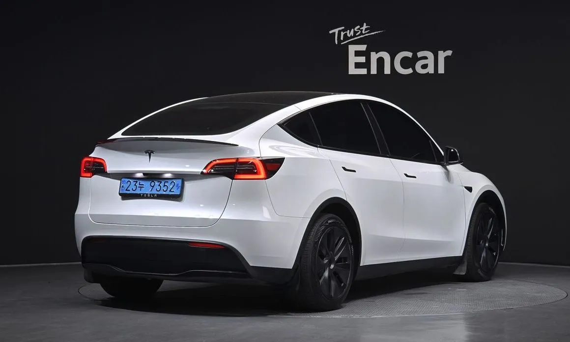 Tesla Model Y — фото 4