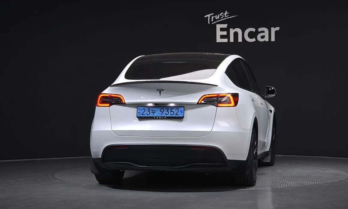 Tesla Model Y — фото 2
