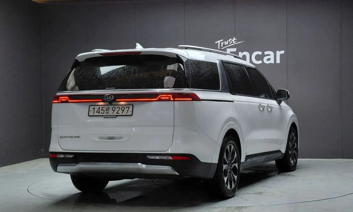 Kia Carnival — фото 4