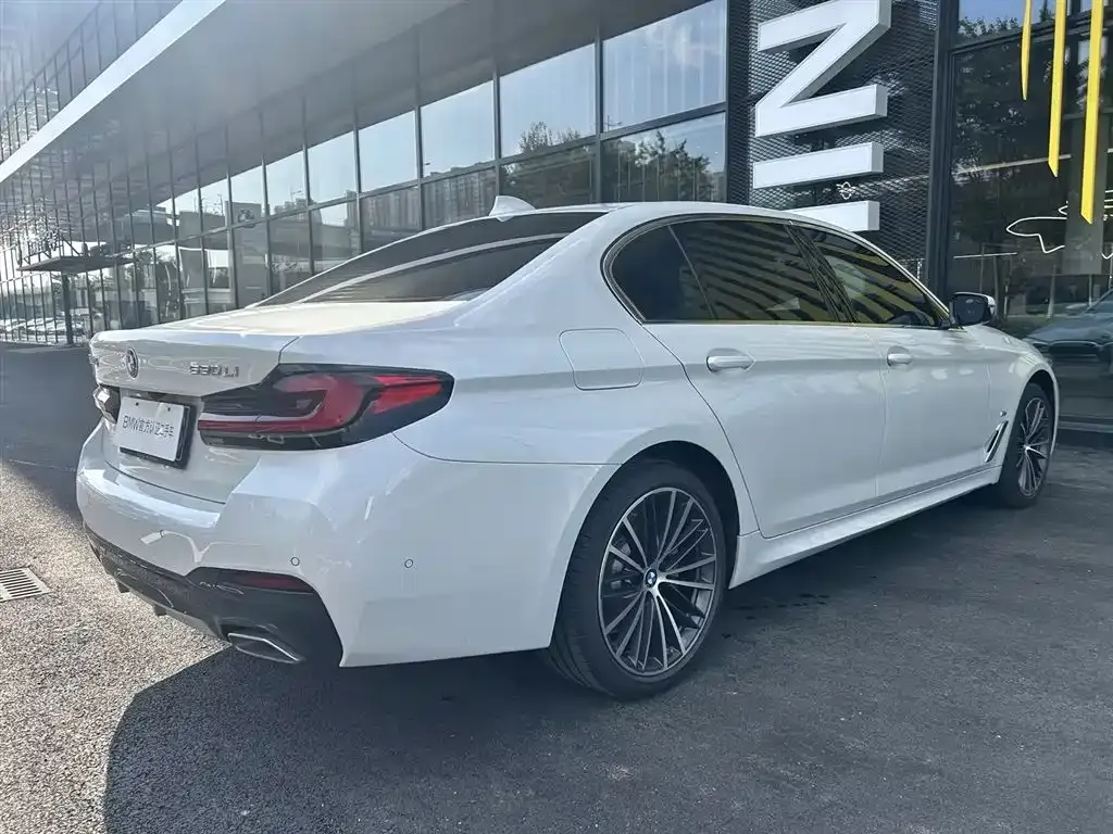 BMW 5 Series — фото 10