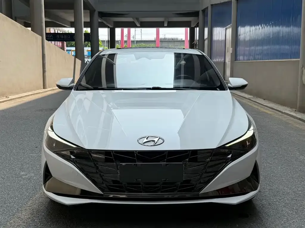 Hyundai Elantra — фото 4
