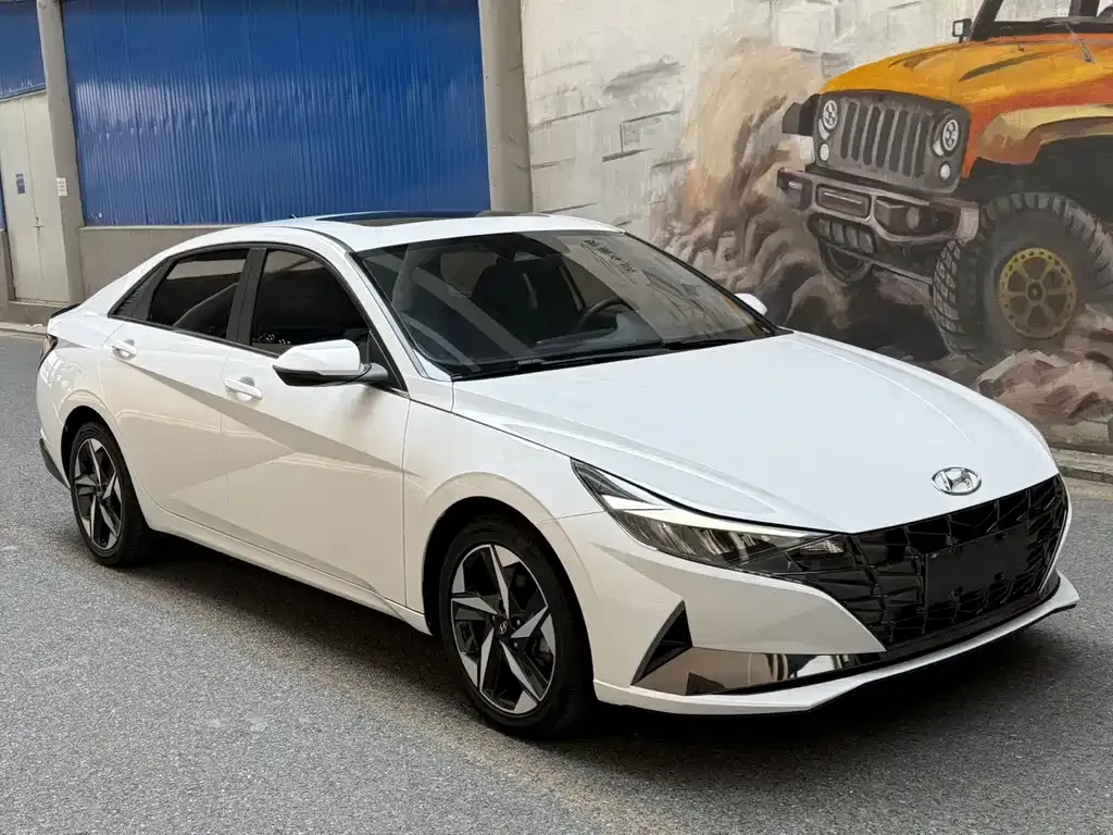 Hyundai Elantra — фото 3