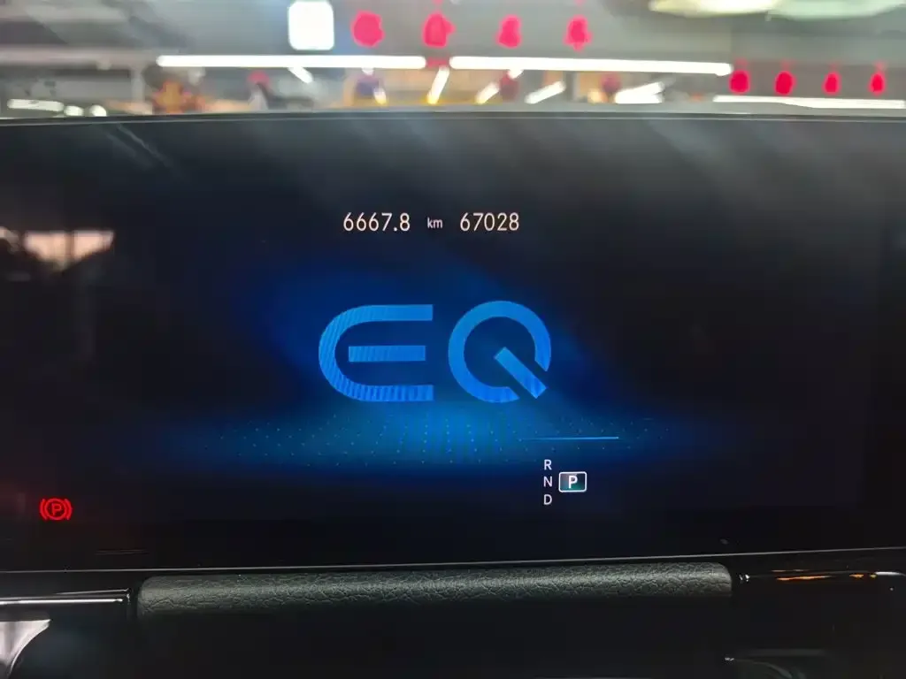 Mercedes-Benz EQA — фото 2