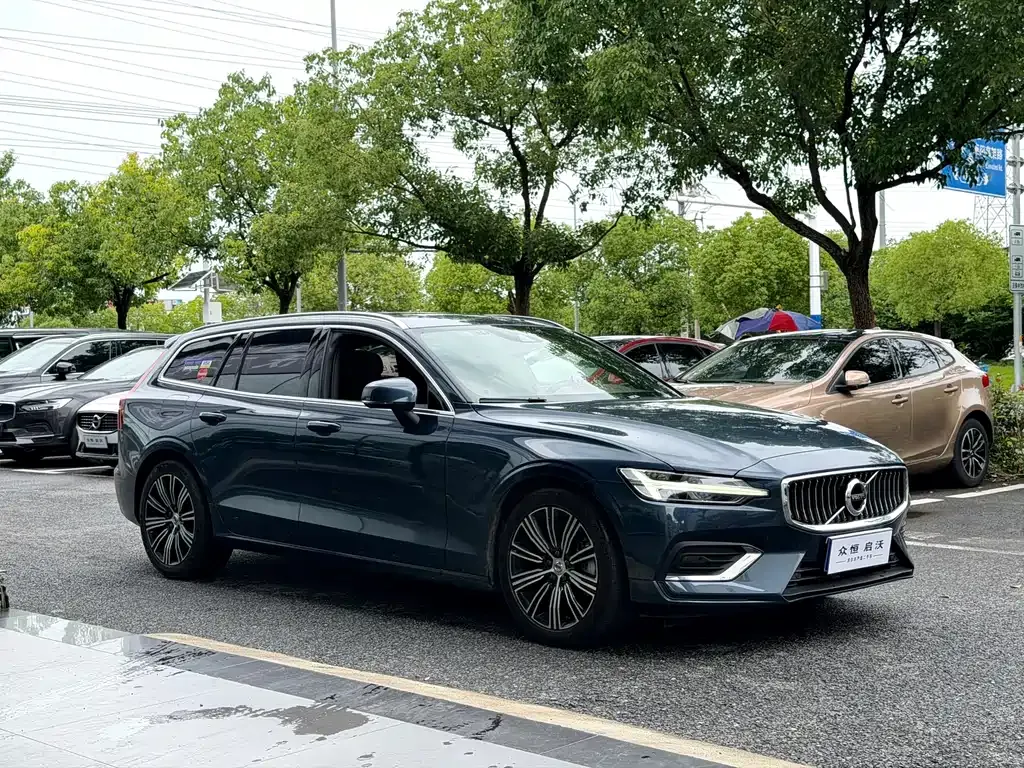 Volvo V60 — фото 10