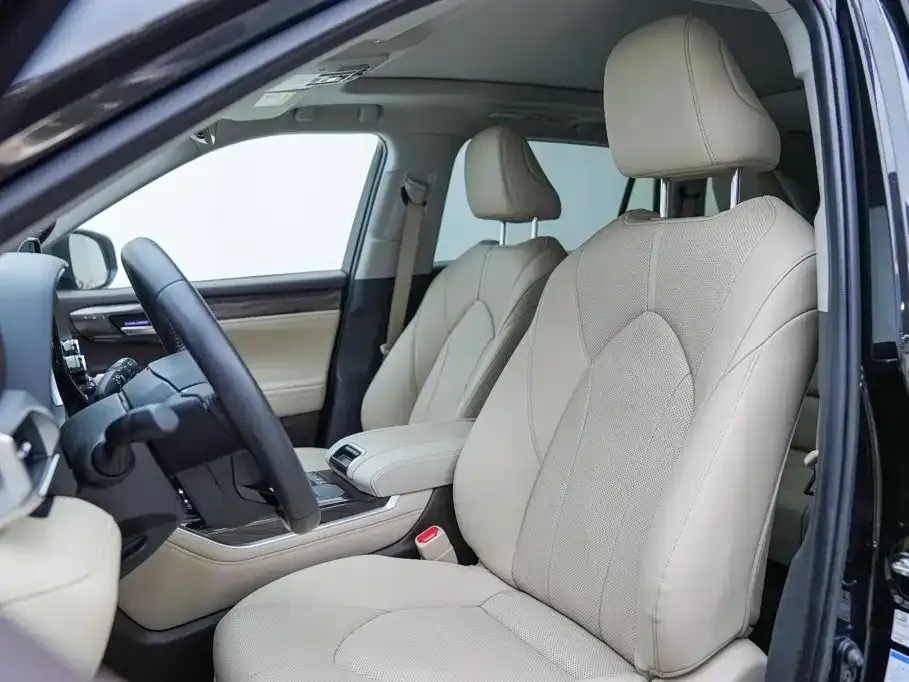 Toyota Highlander — фото 10
