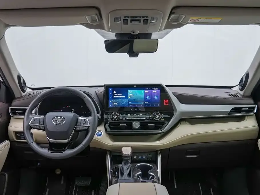 Toyota Highlander — фото 4