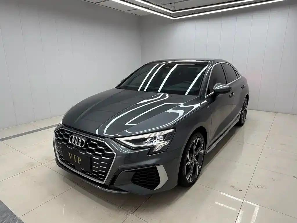 Audi A3 — фото 1