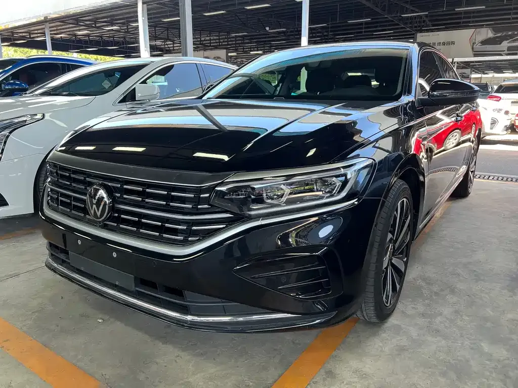 Volkswagen Passat — фото 1