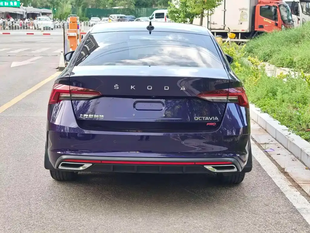 Skoda Octavia — фото 6