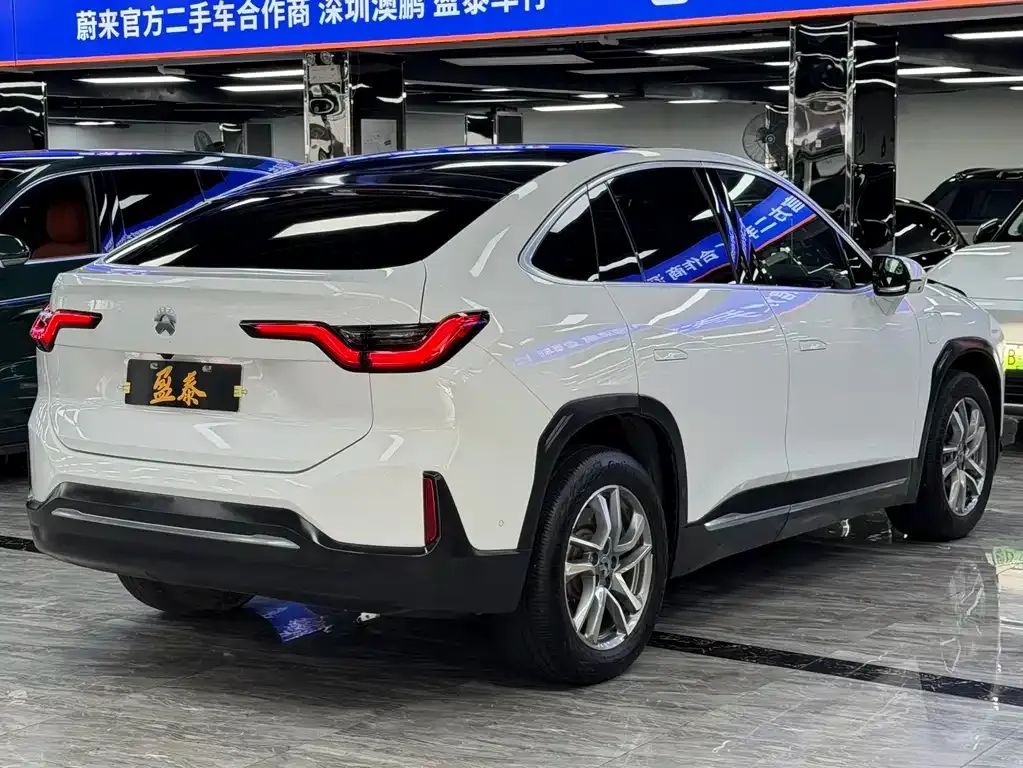 NIO EC6 — фото 10