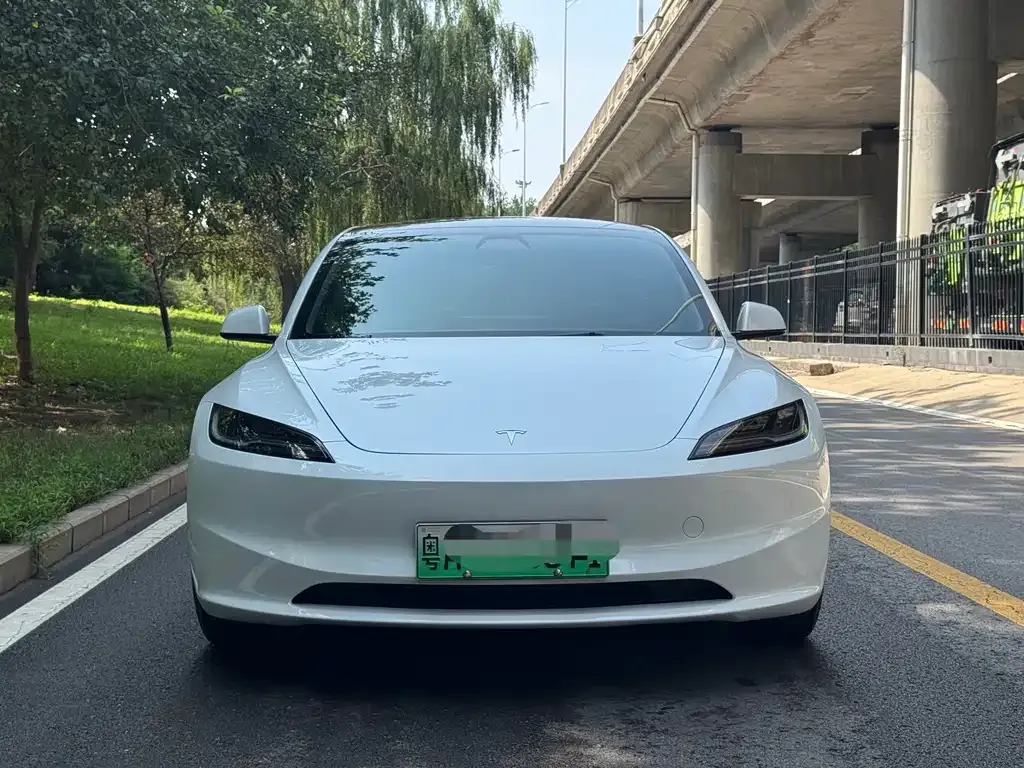 Tesla Model 3 — фото 3