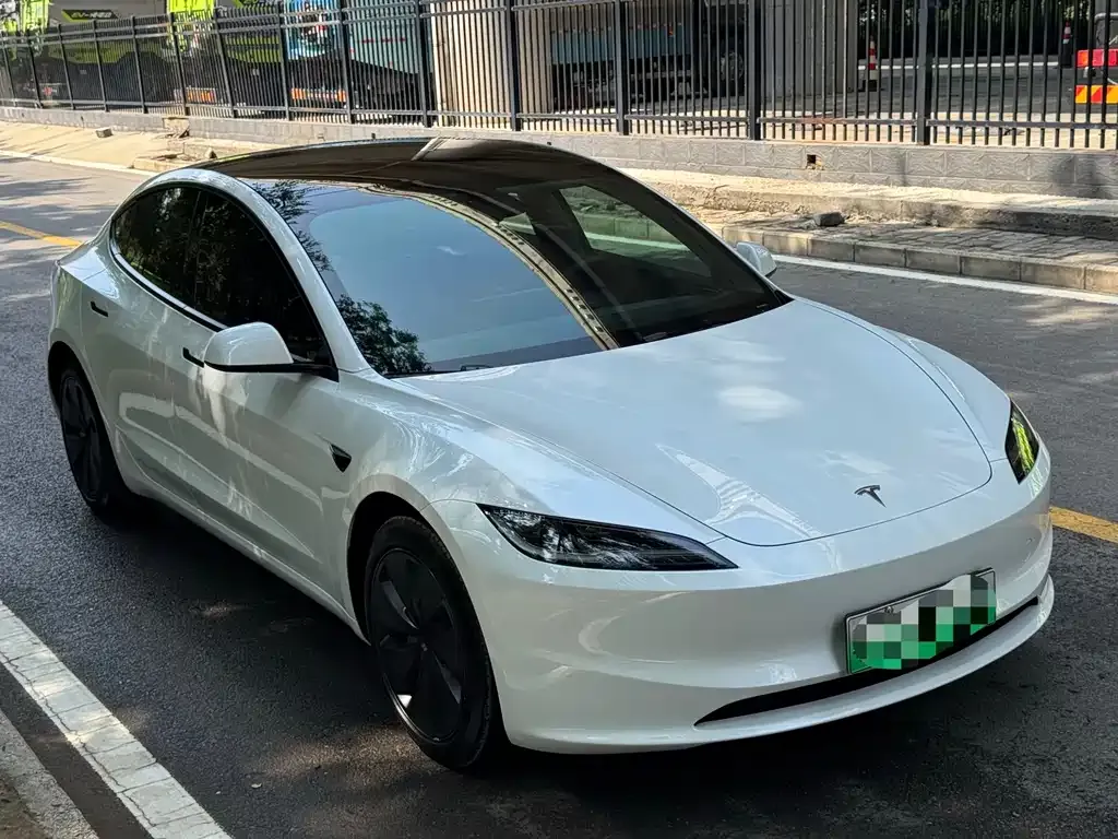 Tesla Model 3 — фото 8