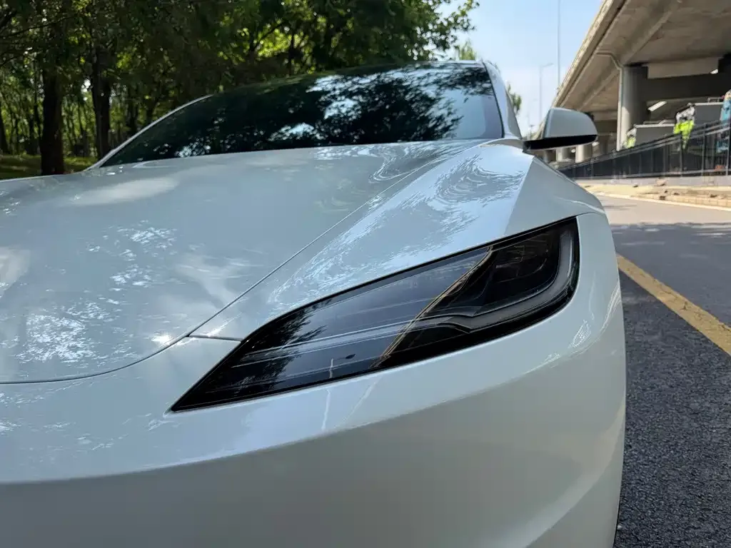 Tesla Model 3 — фото 2
