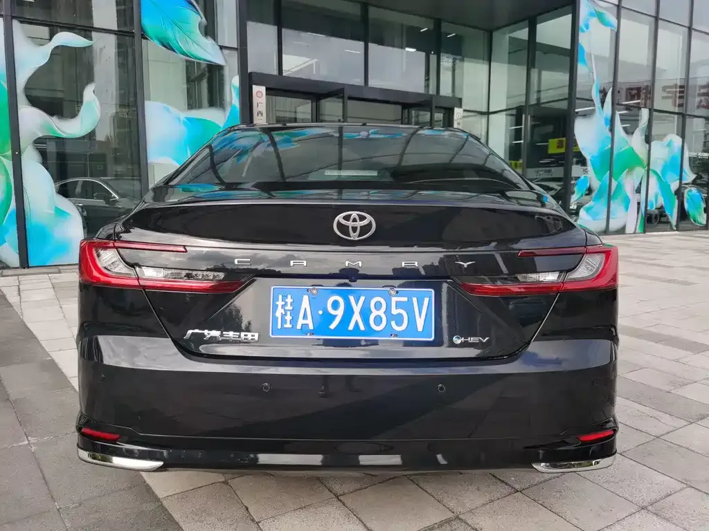 Toyota Camry — фото 3